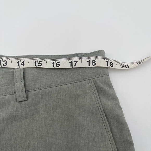 Peter Millar Men’s Size 38 Performance Golf Shorts Gray Stretch Casual Chino - Picture 8 of 9
